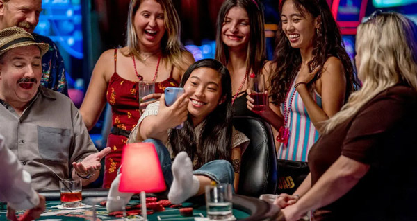 奥卡菲娜是来自皇后区的诺拉第一季/全集Awkwafina Is...