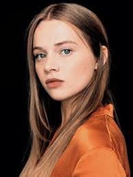 卢娜·韦德勒 Luna Wedler